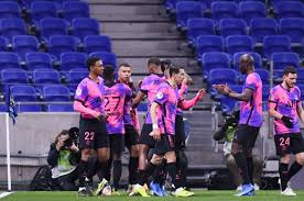 Paris Saint-Germain gewinnt nach 30 Runden den ersten Platz zurück